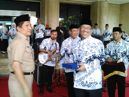 Pencarian PGRI Waropen - Persatuan Guru Republik Indonesia Cabang Kabupaten Waropen